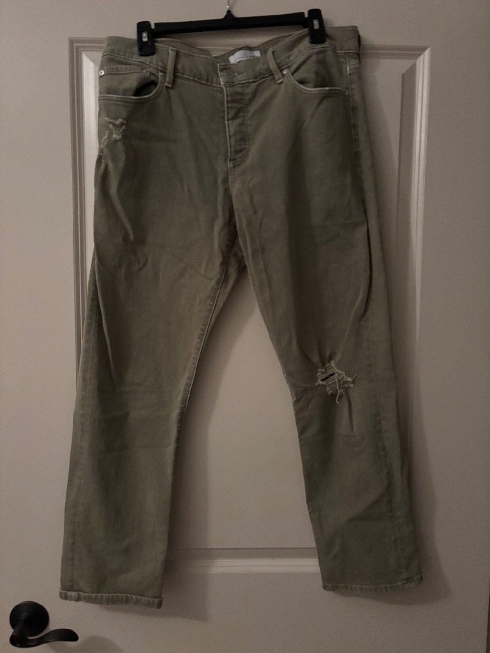 Loft button fly Capri olive jean